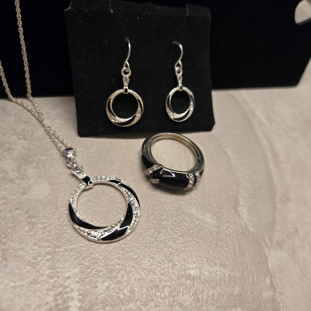 Avon 3 pc set Necklace Earrings Ring Black Silver Tone Classic Style NEW